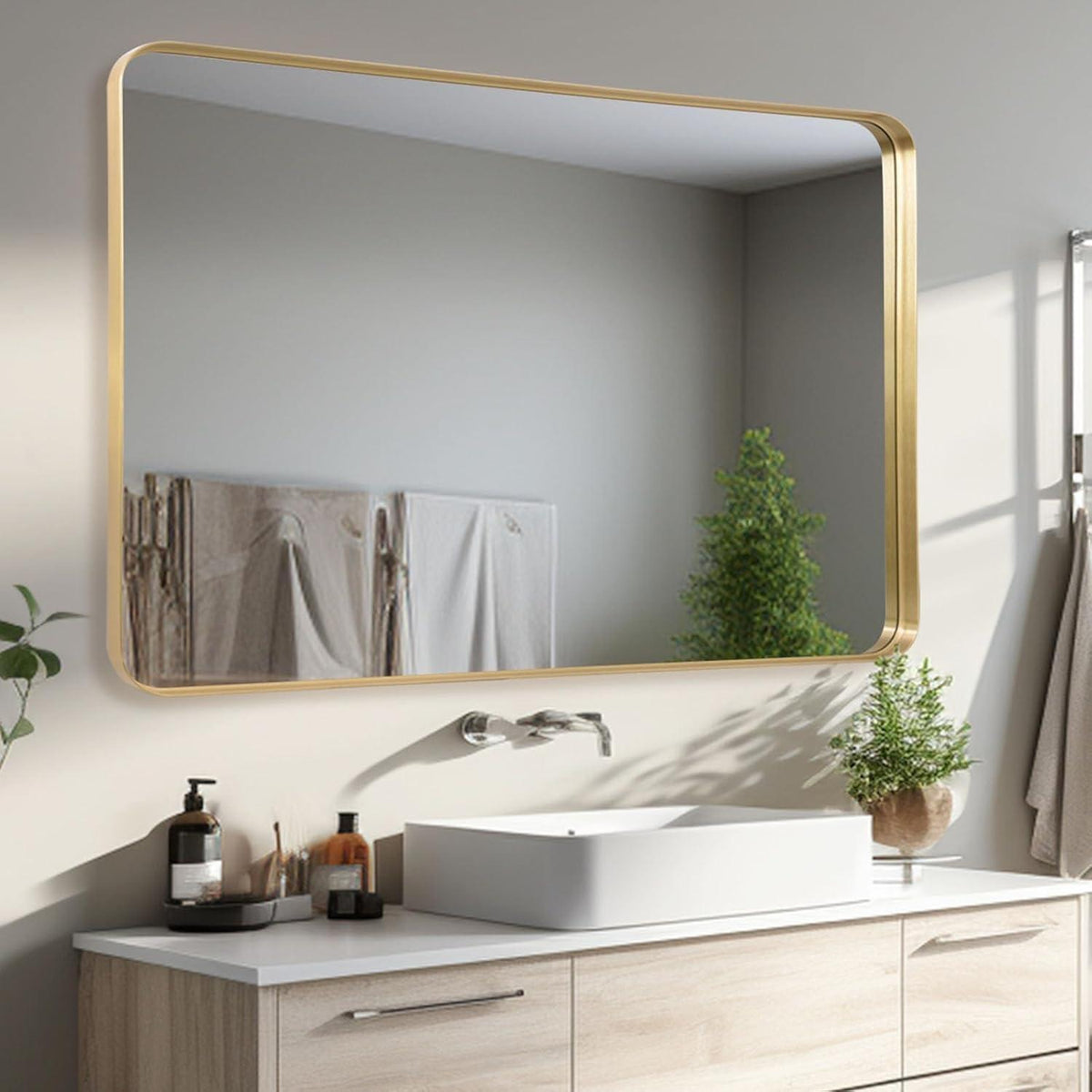 Goldener Wandspiegel 75x100 cm – Modernes Design für Wohn & Bad