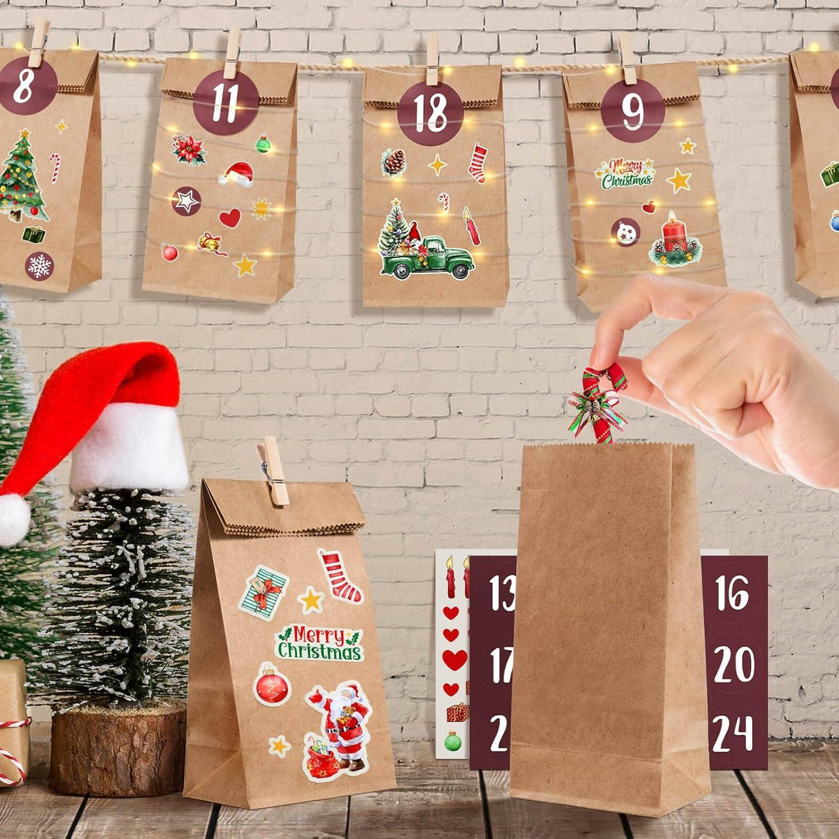 Adventskalender zum Befüllen mit 24 Papiertüten und Aufklebern