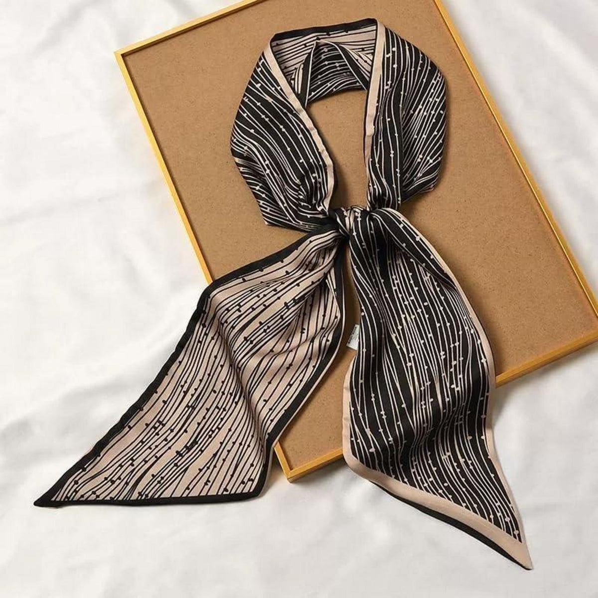 Seidenschal Damen 148x13,5 cm mit Punkten und Streifen, beidseitig tragbar