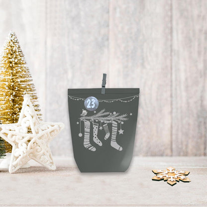 Adventskalender mit Papiertüten und Zahlenaufkleber, DIY