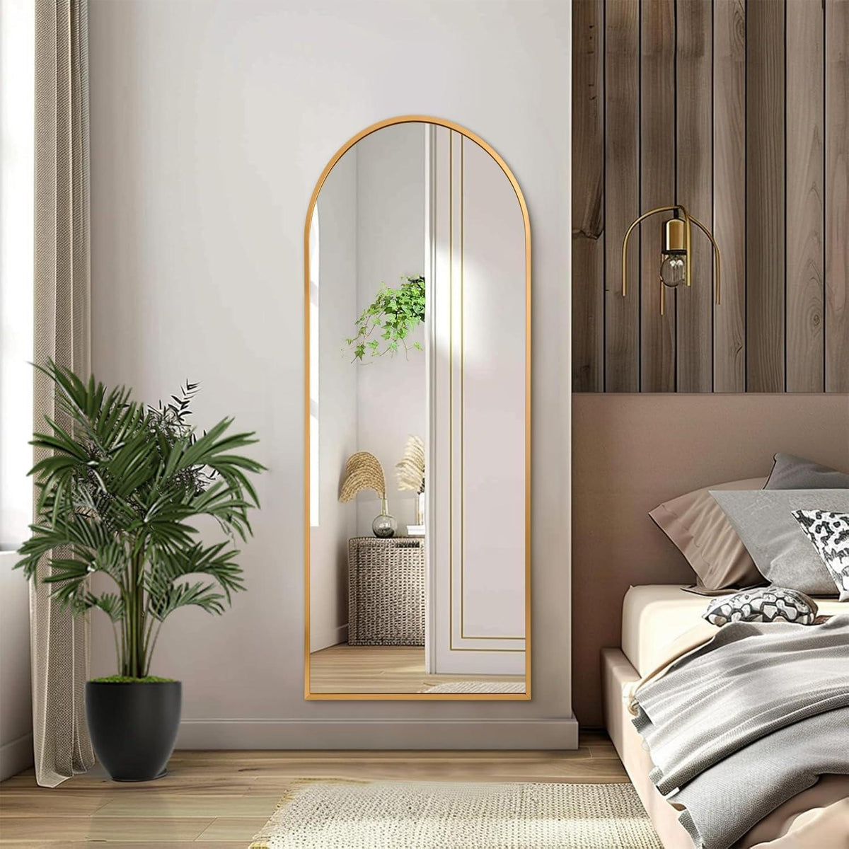 Gewölbter Wandspiegel 120x40cm – Goldener Metallrahmen, Modern