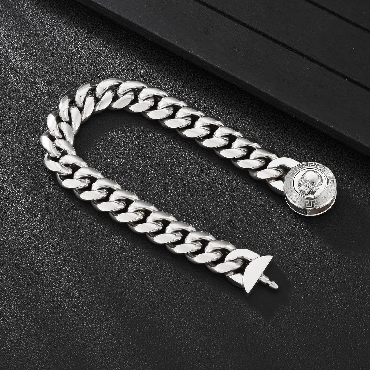 Herren Armband 12mm 18K Gold beschichtet Löwe/Totenkopf Verschluss