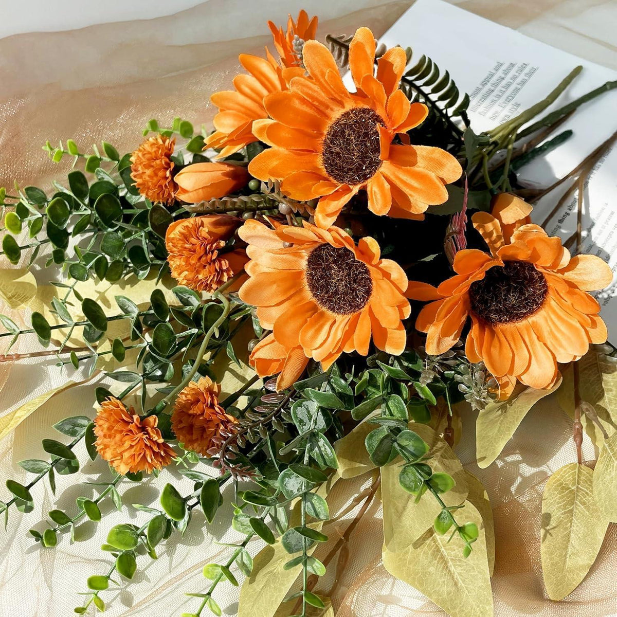 Künstlicher Sonnenblumenstrauß mit Eukalyptus und Herbstblumen 32cm Orange Grün