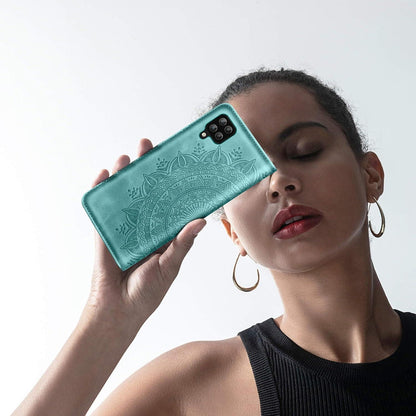 Samsung A12/M12 Klapphülle mit Kartenfach & Ständer Grün in Lederoptik