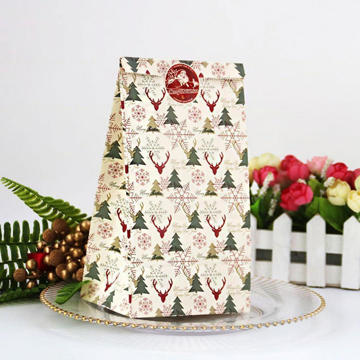 24 Weihnachtstüten mit Aufkleber – Geschenktüten für Kinder & Party