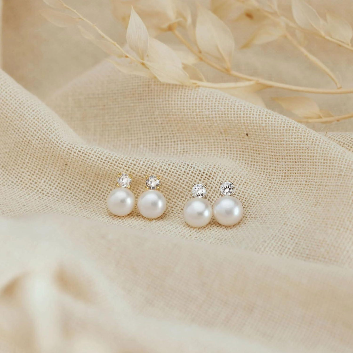 Perlen Ohrringe Silber 925 Stecker Damen Weiße Süßwasserperlen Wasserfest Hypoallergene Modeschmuck für Frauen Mädchen 6mm