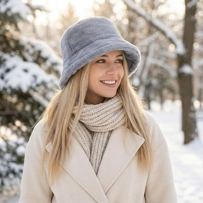 Flauschige Winter Fischerhut Damen Grau – Warm & Verstellbar