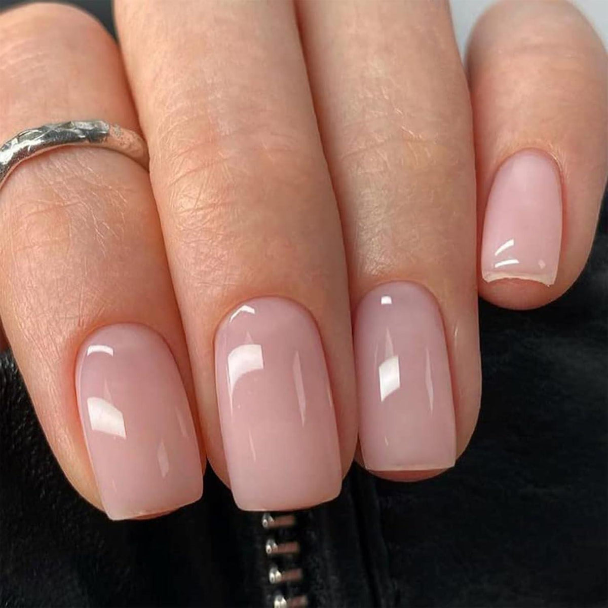 24 Stück Glänzende Nude Press-on Nägel Quadrat