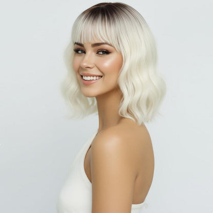 Platinblond Bob Perücke mit Pony – Wellige Damenperücke Schulterlang