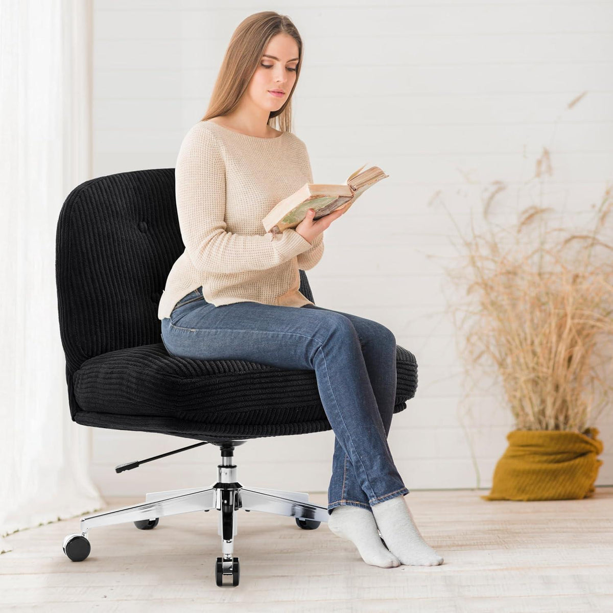 Ergonomischer Bürostuhl ohne Armlehnen, Schneidersitz-Sessel, Kordsamt, Schwarz