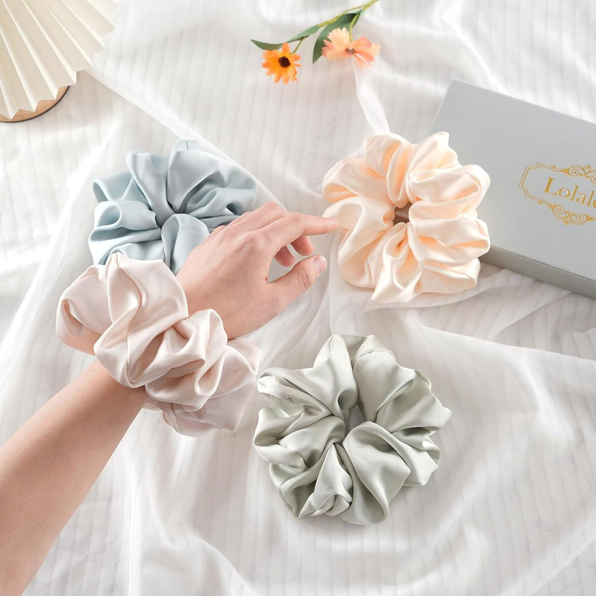 4er Set Große Seide Scrunchies Haargummis Damen Mädchen, 4 Farben