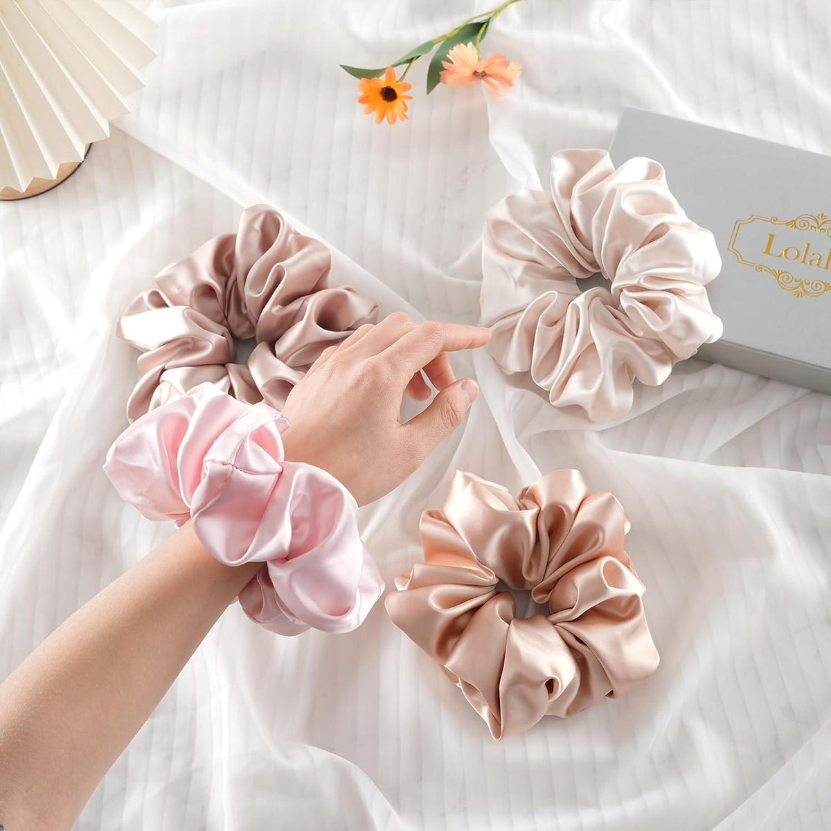 (4 Stück) Große Seide Scrunchies Satin Haargummis Damen Mädchen 4