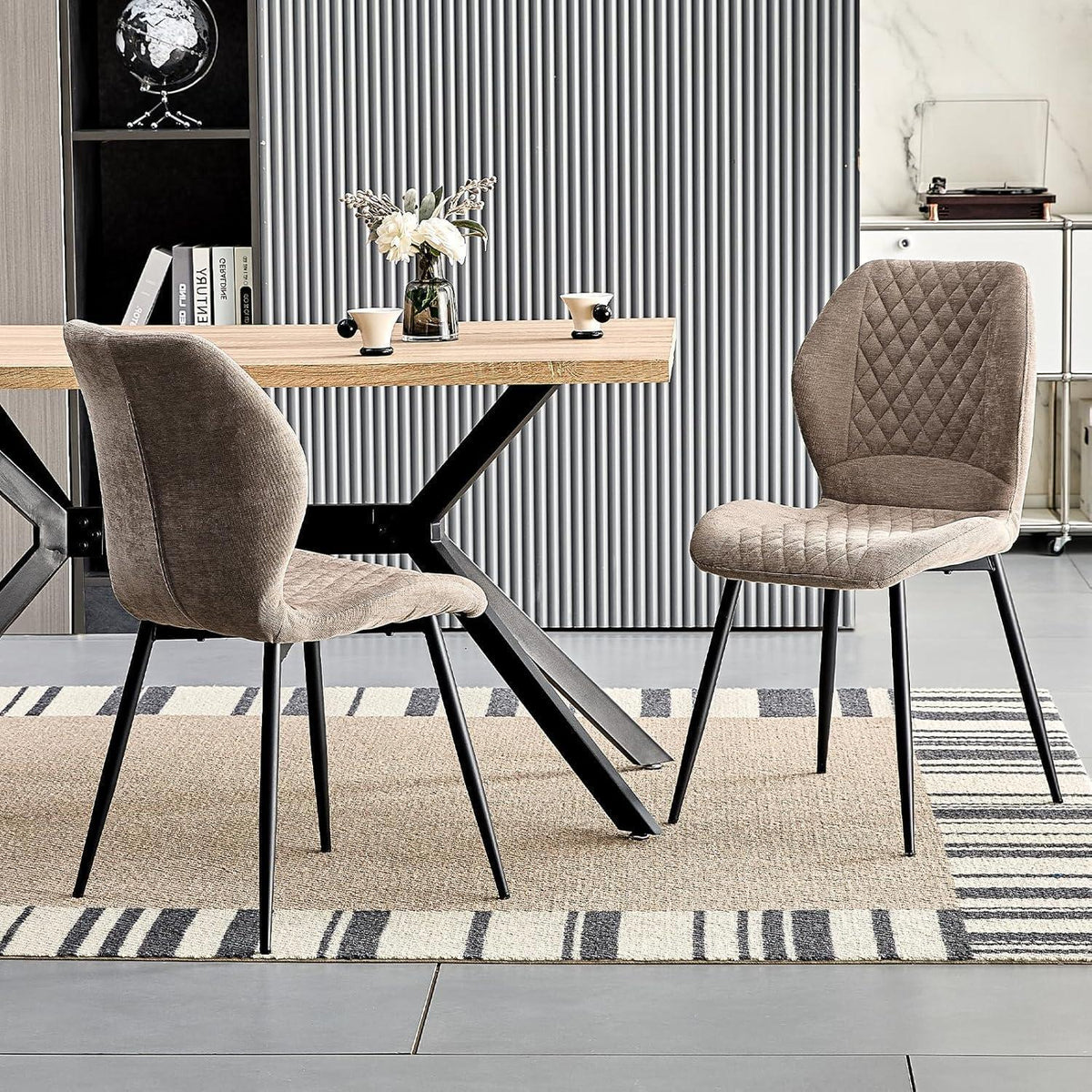 Gepolsterte Esszimmerstühle 2er Set – Braun, Modern & Komfortabel