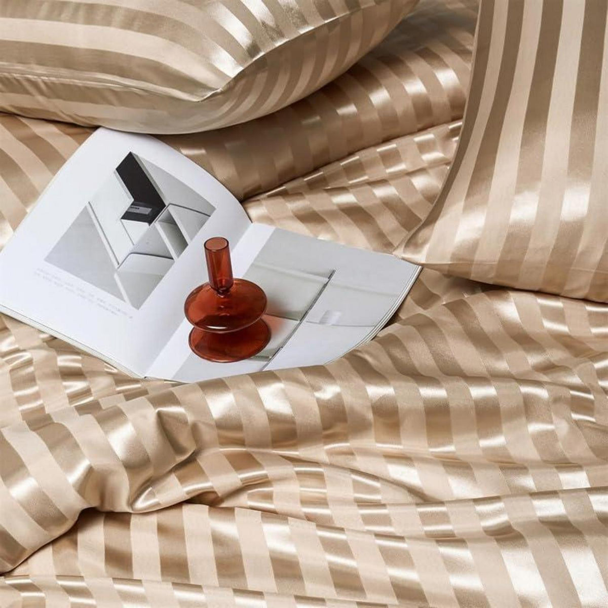 Goldene Satin Bettwäsche Set 200x200cm | 3-teilig Luxus