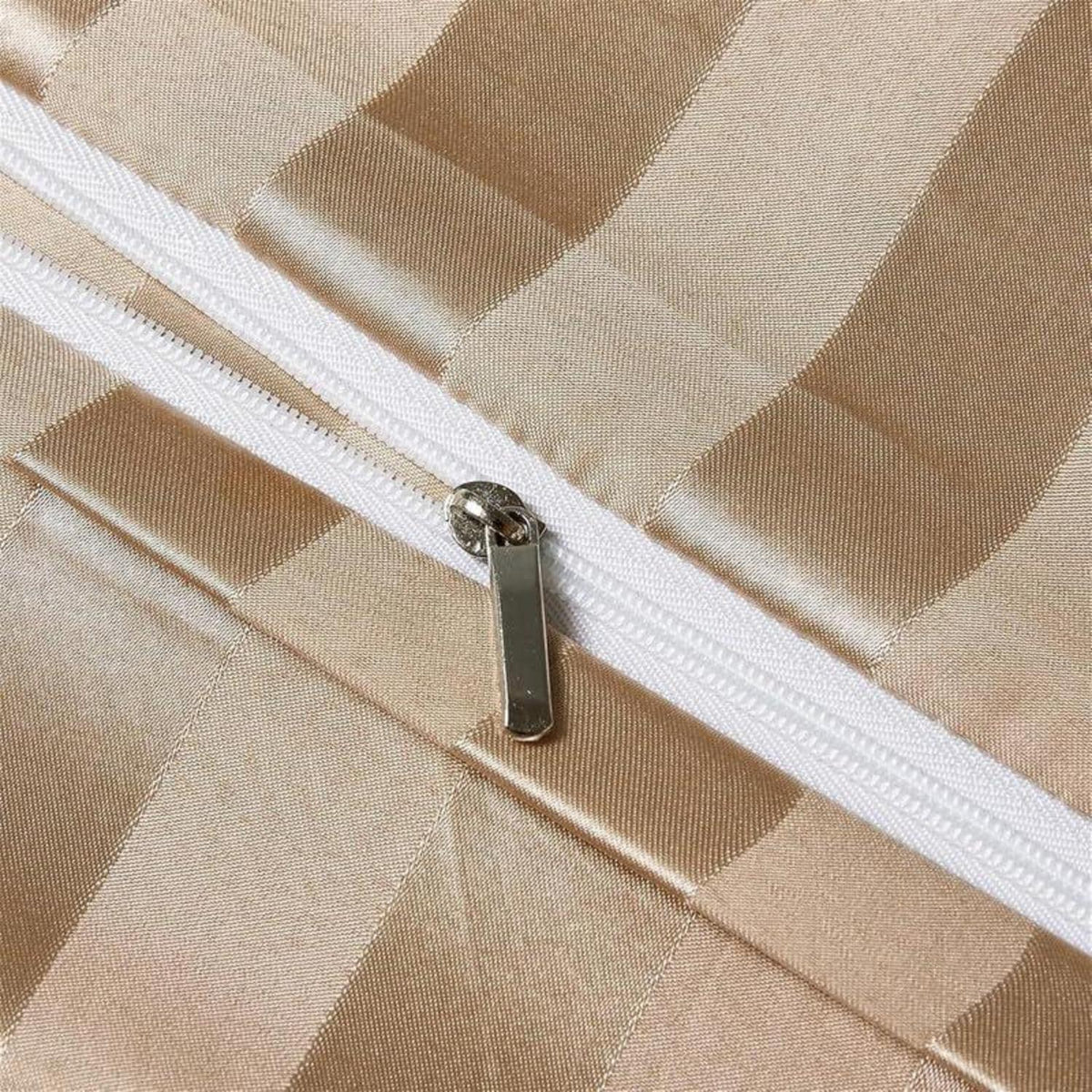 Goldene Satin Bettwäsche Set 200x200cm | 3-teilig Luxus