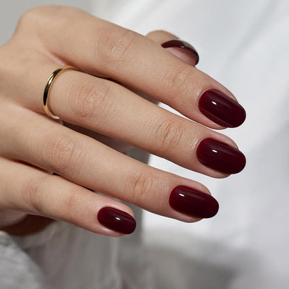 Dunkelrote Press On Nails - Kurze, ovale Fake Nails mit Kleber