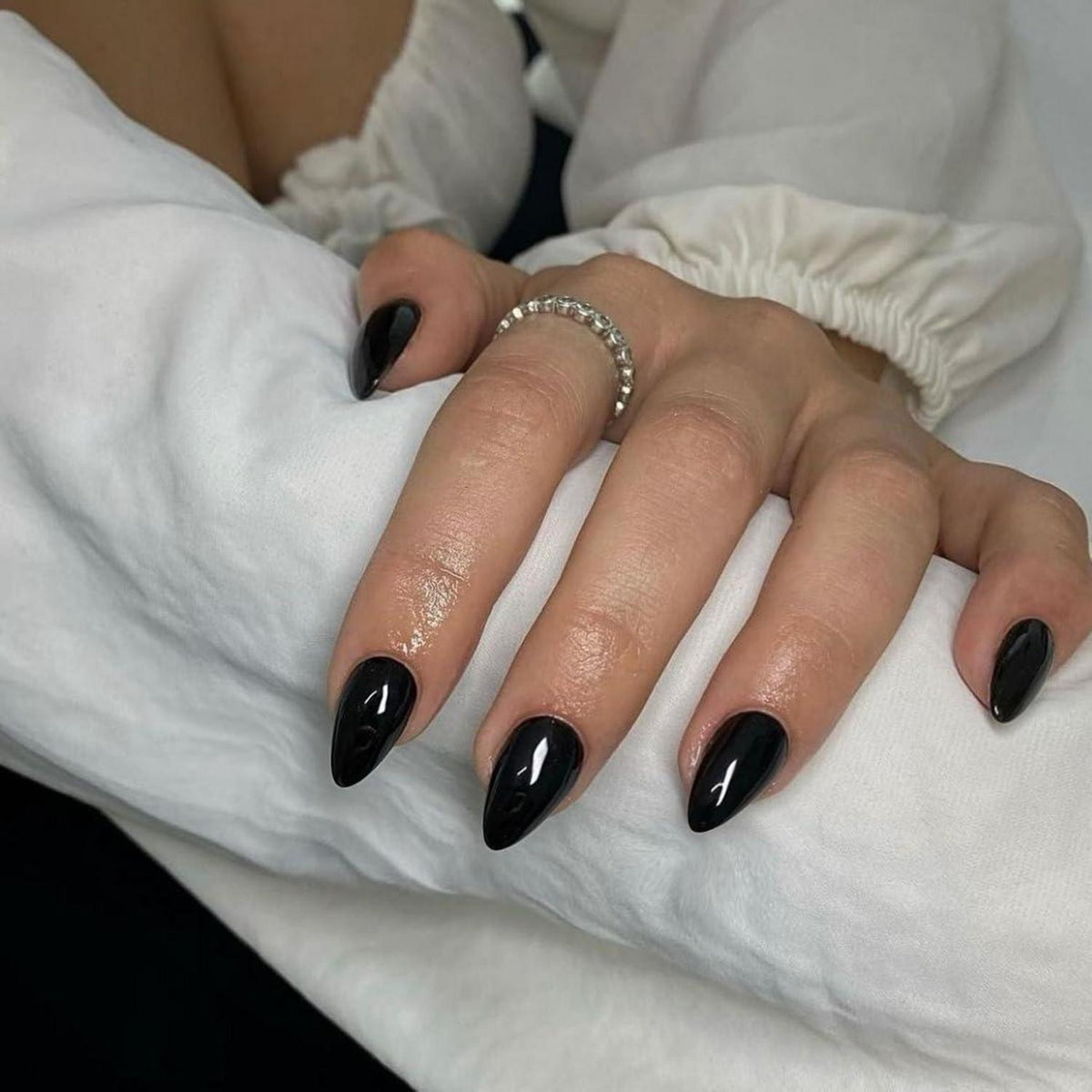 Schwarz Mandel Press On Nails - 30 Stück Kurz & Elegant