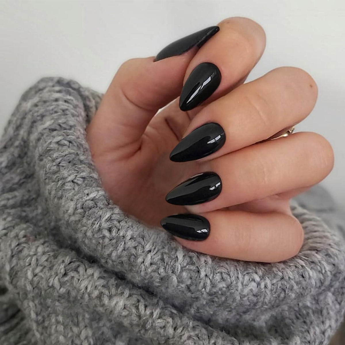 Schwarz Mandel Press On Nails - 30 Stück Kurz & Elegant