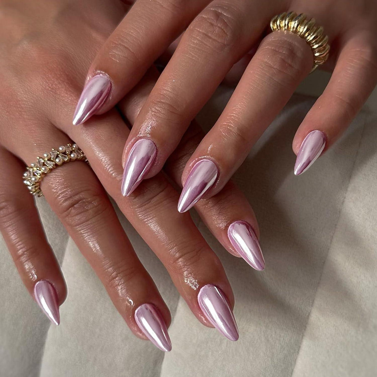 Rosa Chrome Press On Nails - Mandel Form, Spiegel Effekt