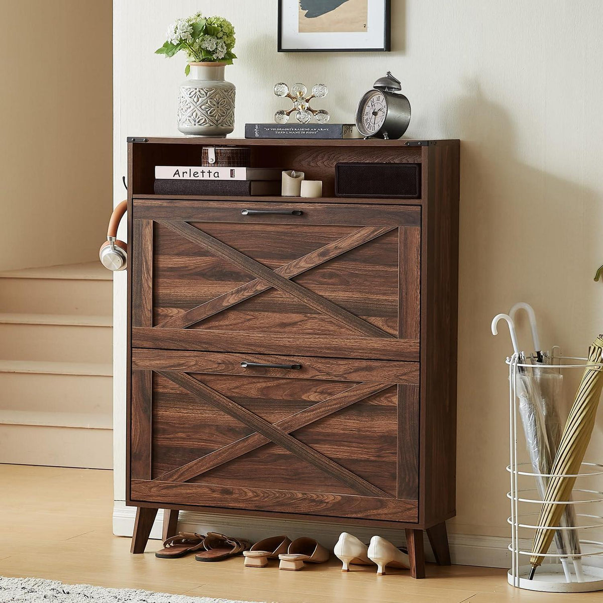 Schmaler Schuhschrank mit 2 Klappen – Braun & Platz für 16 Paar