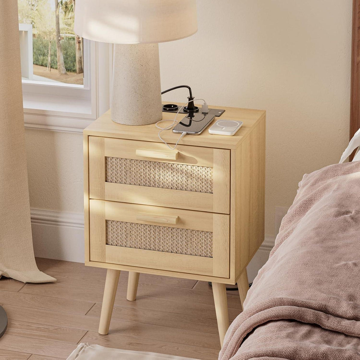 Nachttisch Rattan mit Schubladen und Holzbeinen, Eiche