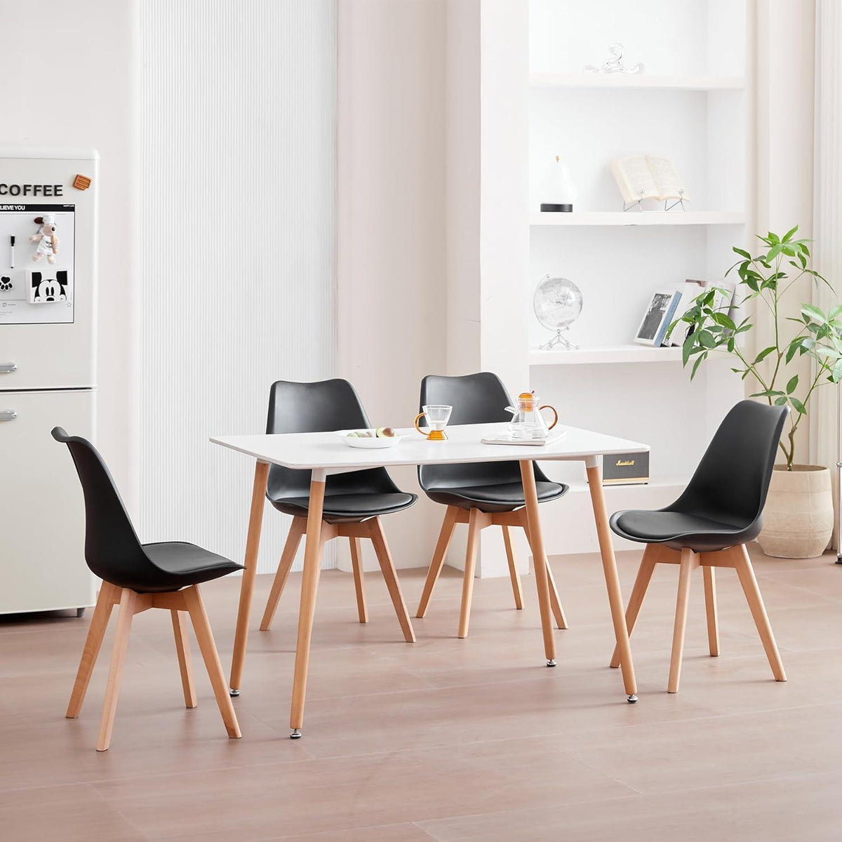Esszimmer-Set Holz mit 4 skandinavischen Stühlen