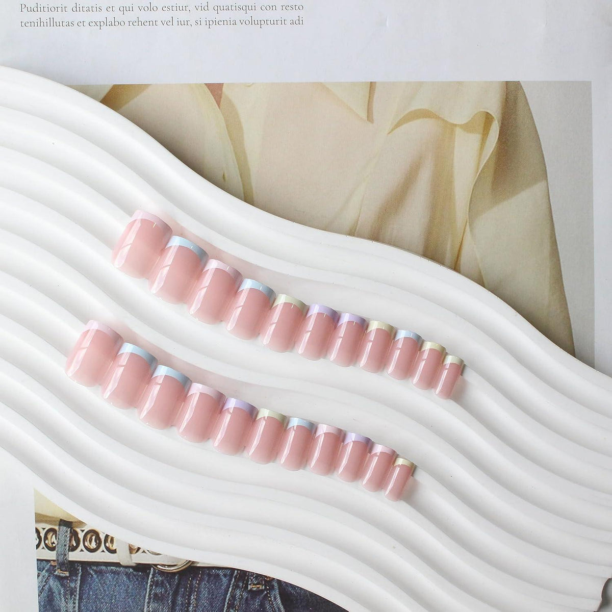 Kurze French Tip Nägel zum Aufkleben – Bunt & Eckig