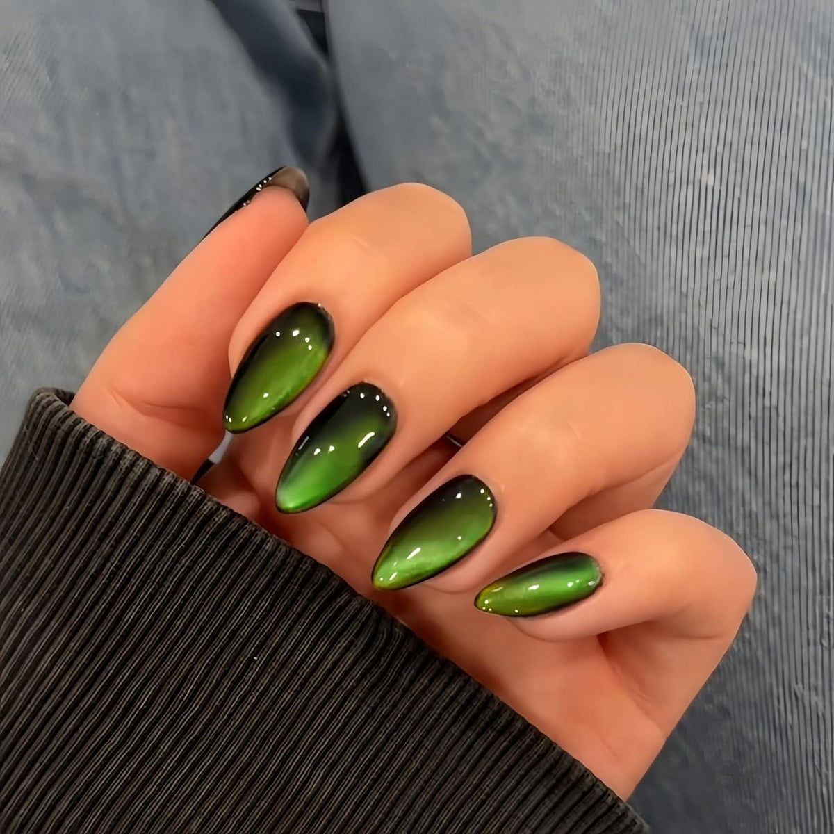 Schwarz Mandel Nägel zum Aufkleben mit Glitzer & Neon Grün