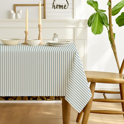 Hellblaue Tischdecke gestreift 100x100 cm – Modern & Pflegeleicht