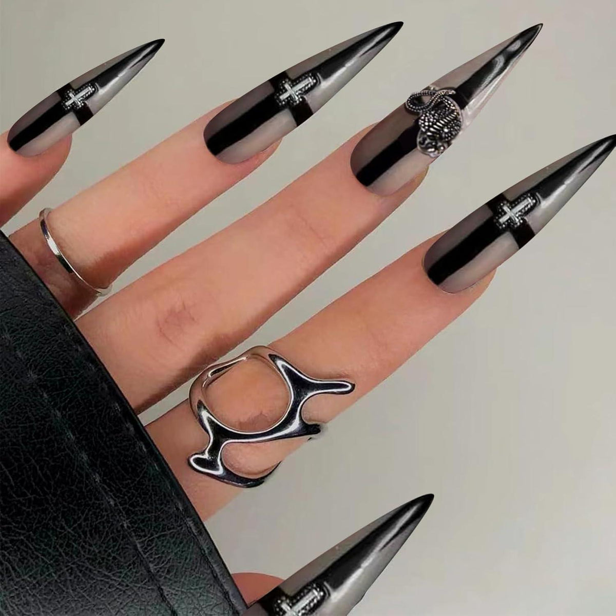 24 Press On Nails Lang Mandel Schwarz Goth Schmetterling Design