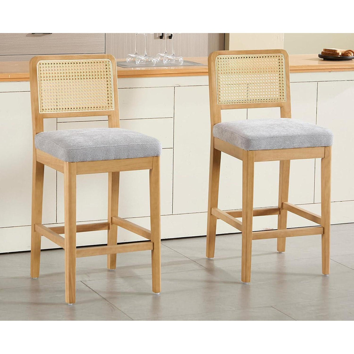 Barhocker Set 4 Grau – Rattan Rückenlehne & Massivholz