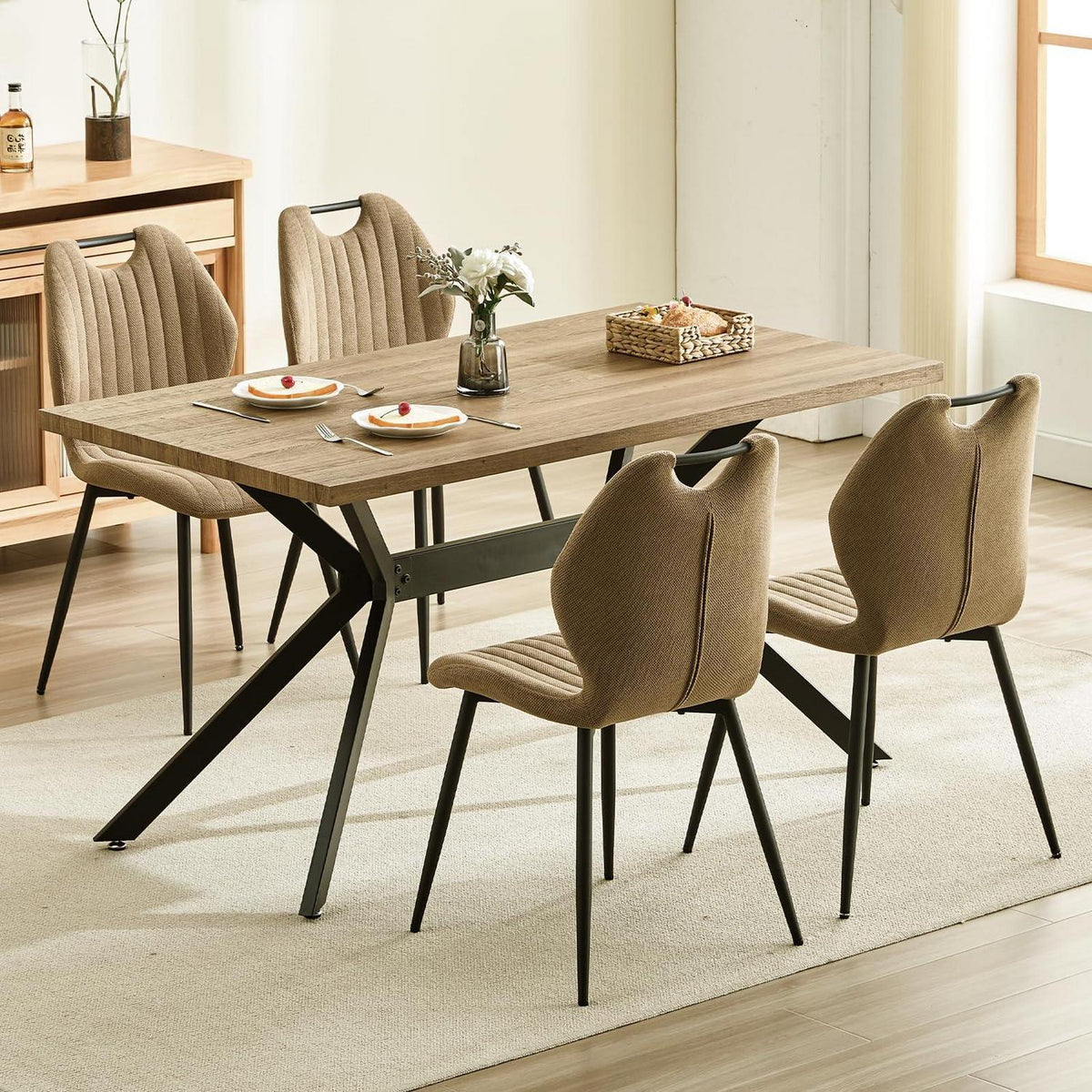 Essgruppen Set: Esstisch (140x80cm) mit 4 bequemen Stühlen
