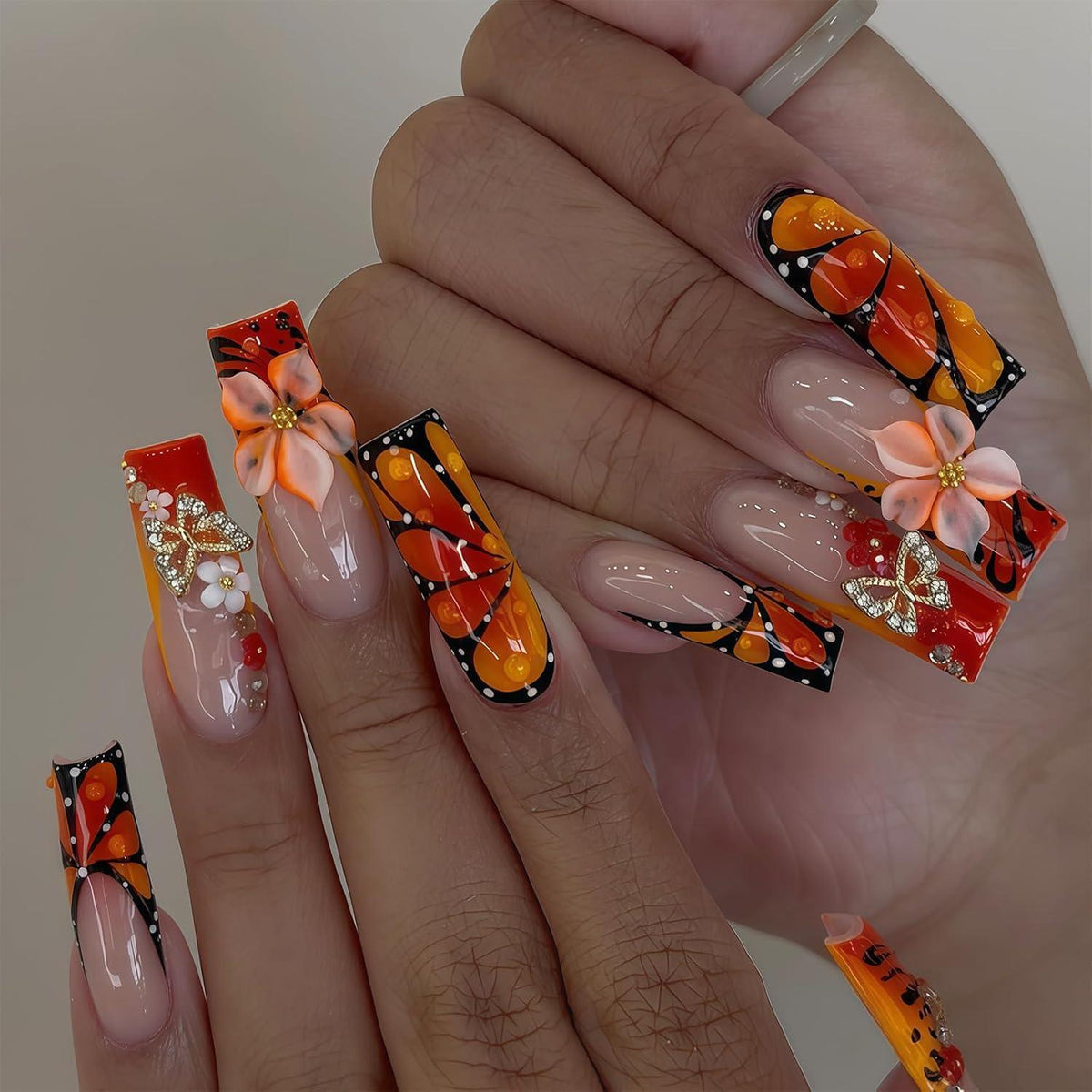 24 Press on Nägel Rot-Orange mit 3D Blumen & Schmetterlingen