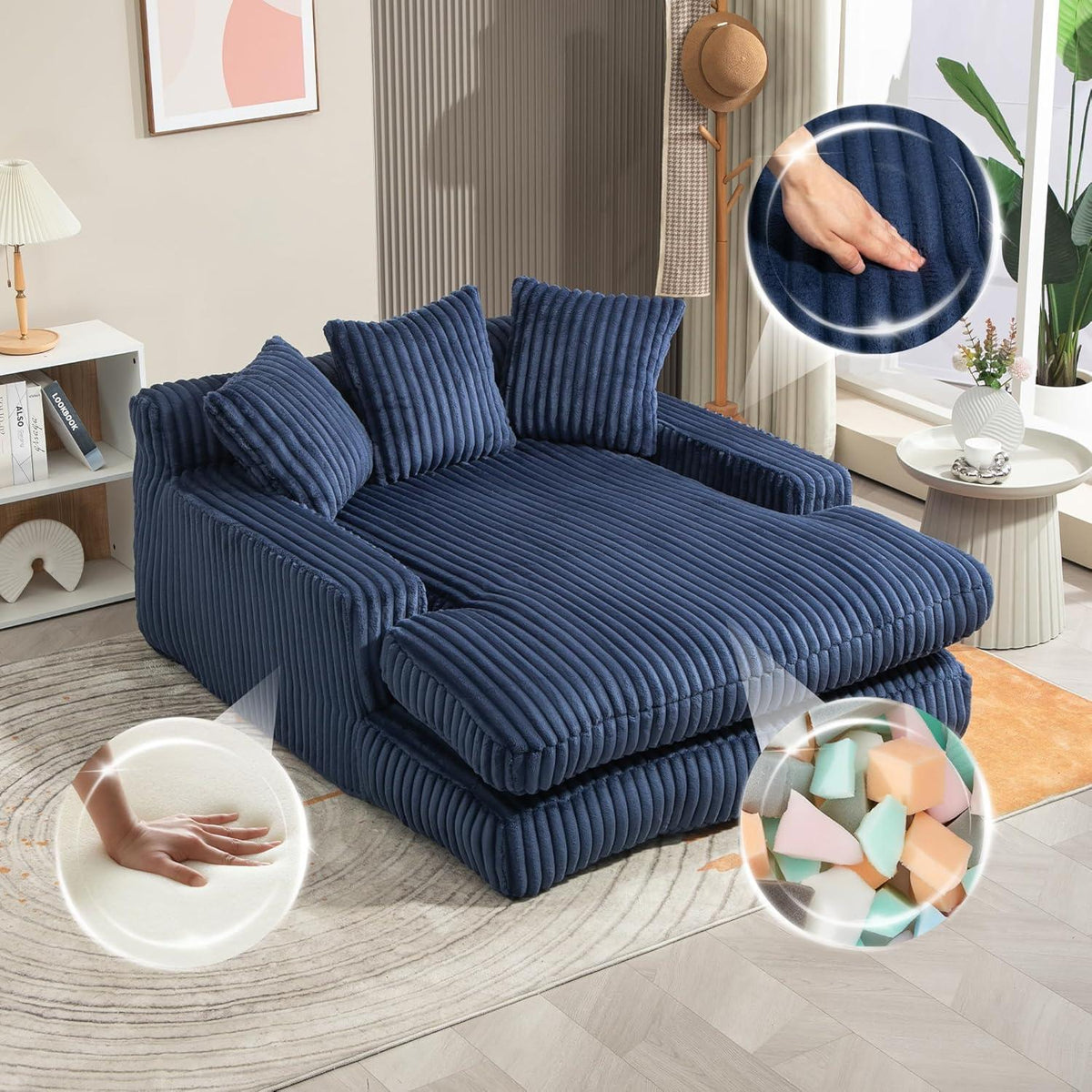 Cloud Sofa: Marineblaues Cord Schlafsofa mit 3 Kissen