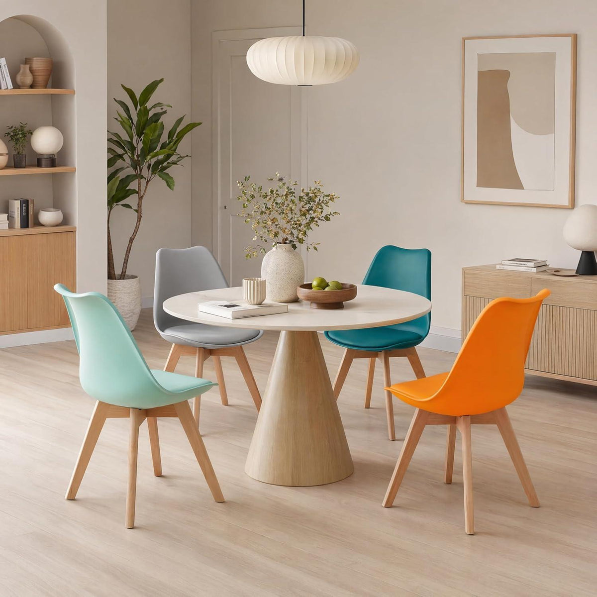 Skandinavische Esszimmerstühle 4er Set mit Sitzkissen & Holzbeinen