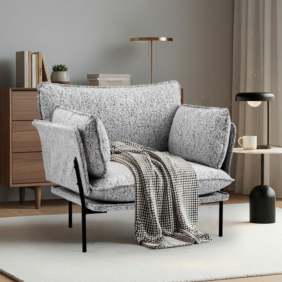 Bouclé Loungesessel mit Metallbeinen – Bequemer Akzentstuhl