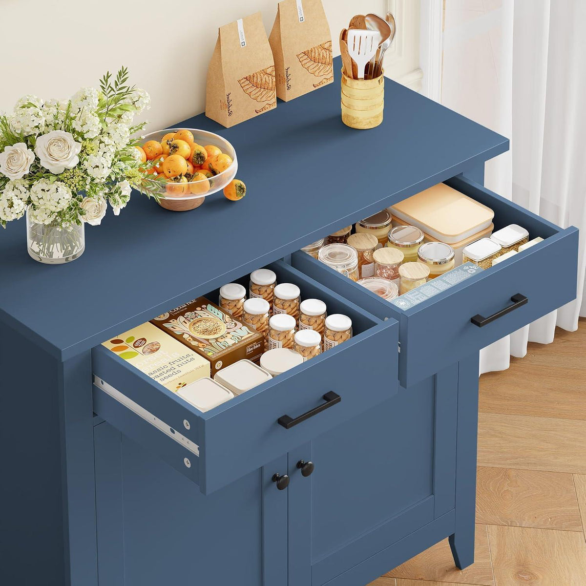 Blauer Küchenschrank mit Arbeitsplatte & Schubladen