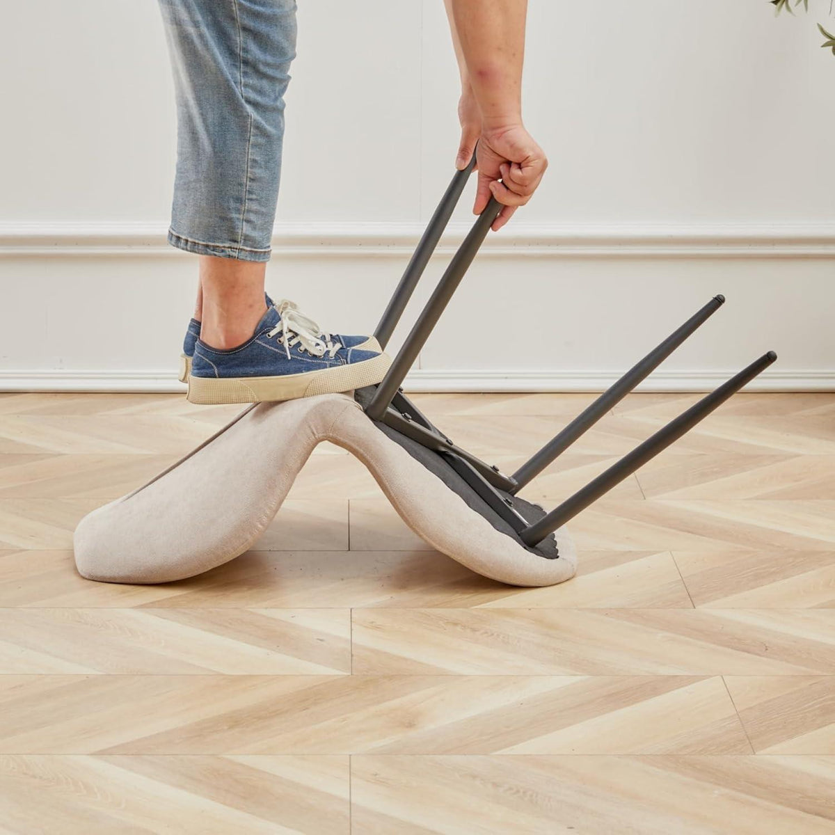 Runder Esstisch Set 100cm mit 4 modernen Leinenstühlen