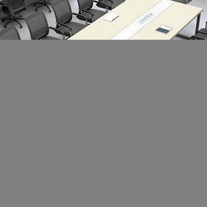Konferenztisch groß mit Kabeldurchführung – Modern & Stabil
