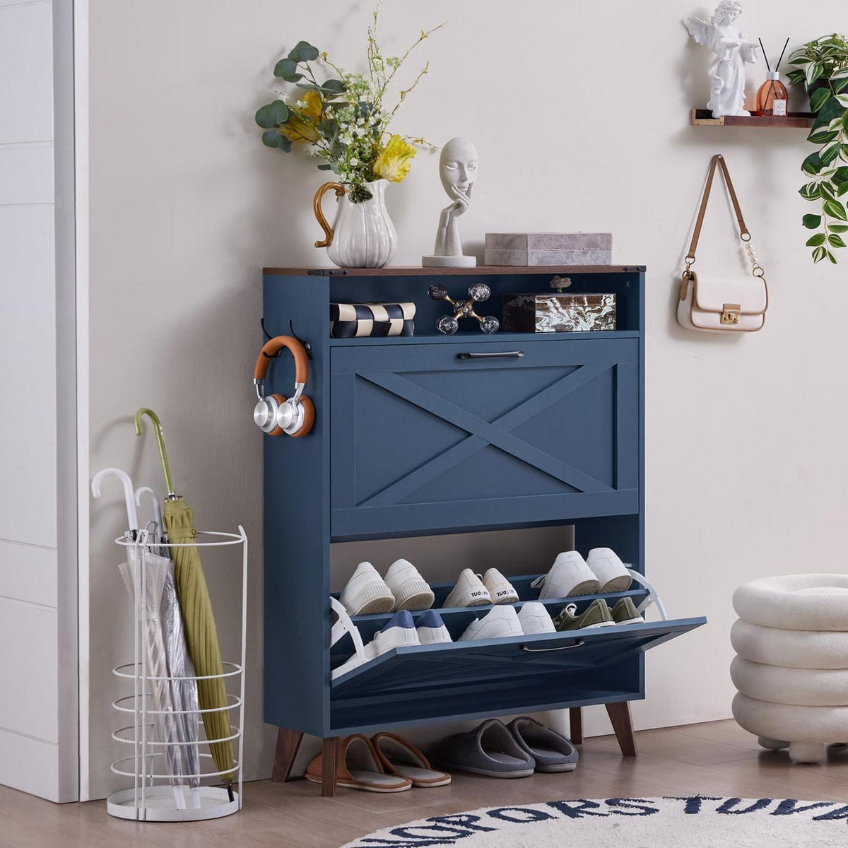 Schmaler Schuhschrank blau mit 2 Klappen – Rattan & Boho-Stil