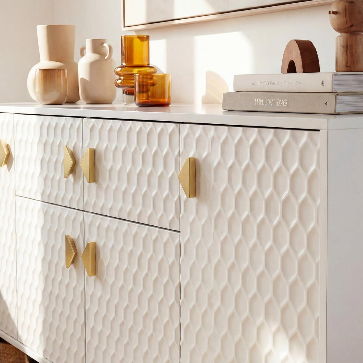Weißes Sideboard 160cm mit Strukturfront – Viel Stauraum
